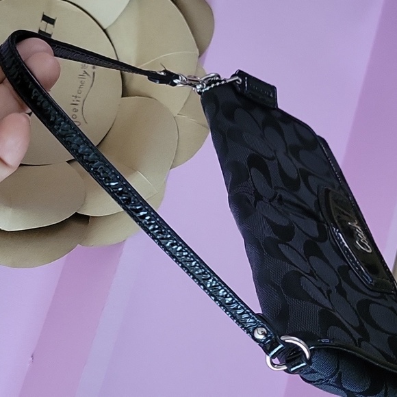 Coach Signature C Baguette Shoulder Bag - Picture 14 of 17